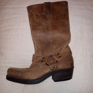 Pull-On Leather Boots